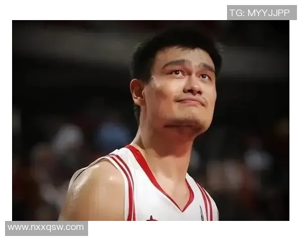 姚明脚步转身的传奇瞬间与篮球智慧的完美结合 姚明脚步转身的传奇瞬间与篮球智慧的完美结合