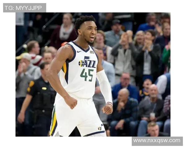 爵士大胜鹈鹕,米切尔贡献全队最高得分:无敌进攻带领球队腾飞 爵士大胜鹈鹕,米切尔贡献全队最高得分:无敌进攻带领球队腾飞